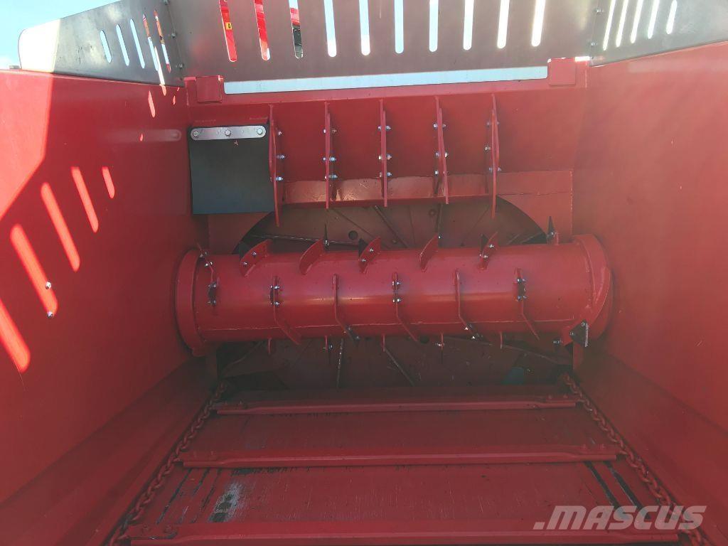 Silofarmer 280 草捆撕碎機、切割機、拆袋機