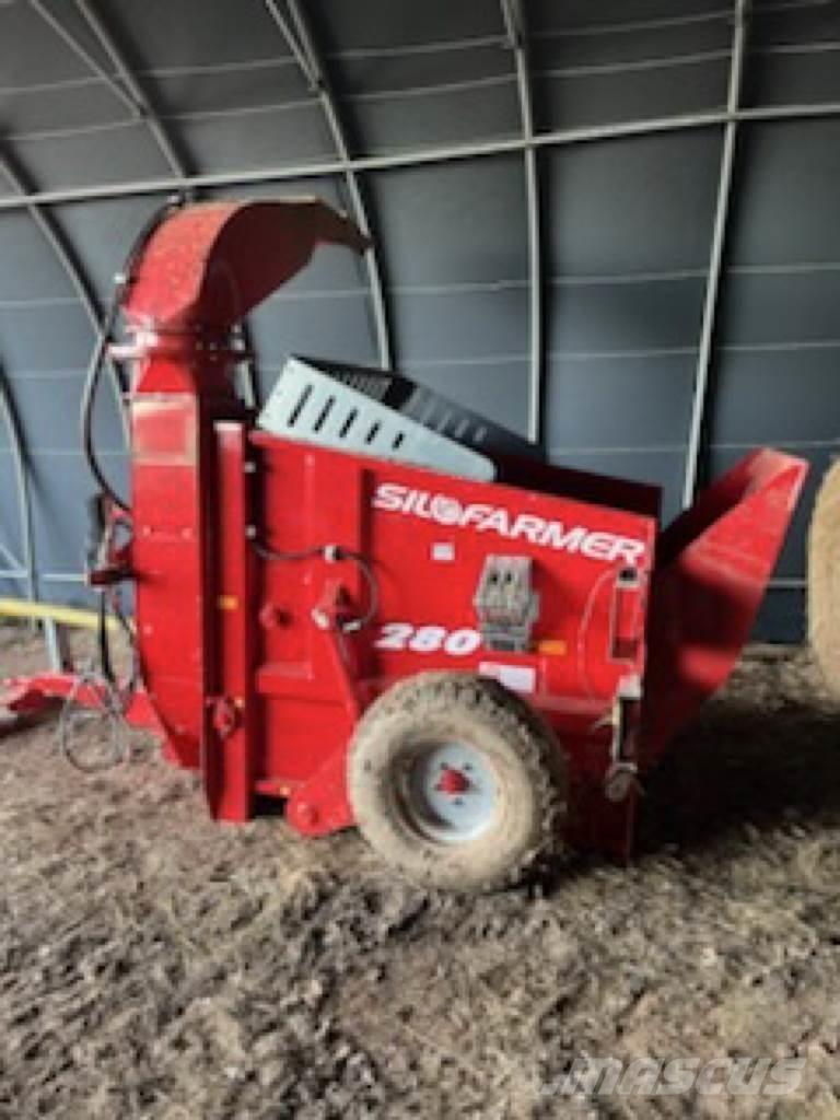 Silofarmer P 280 草捆撕碎機、切割機、拆袋機