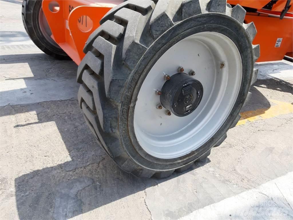 JLG 600AJ 曲臂高空作業車