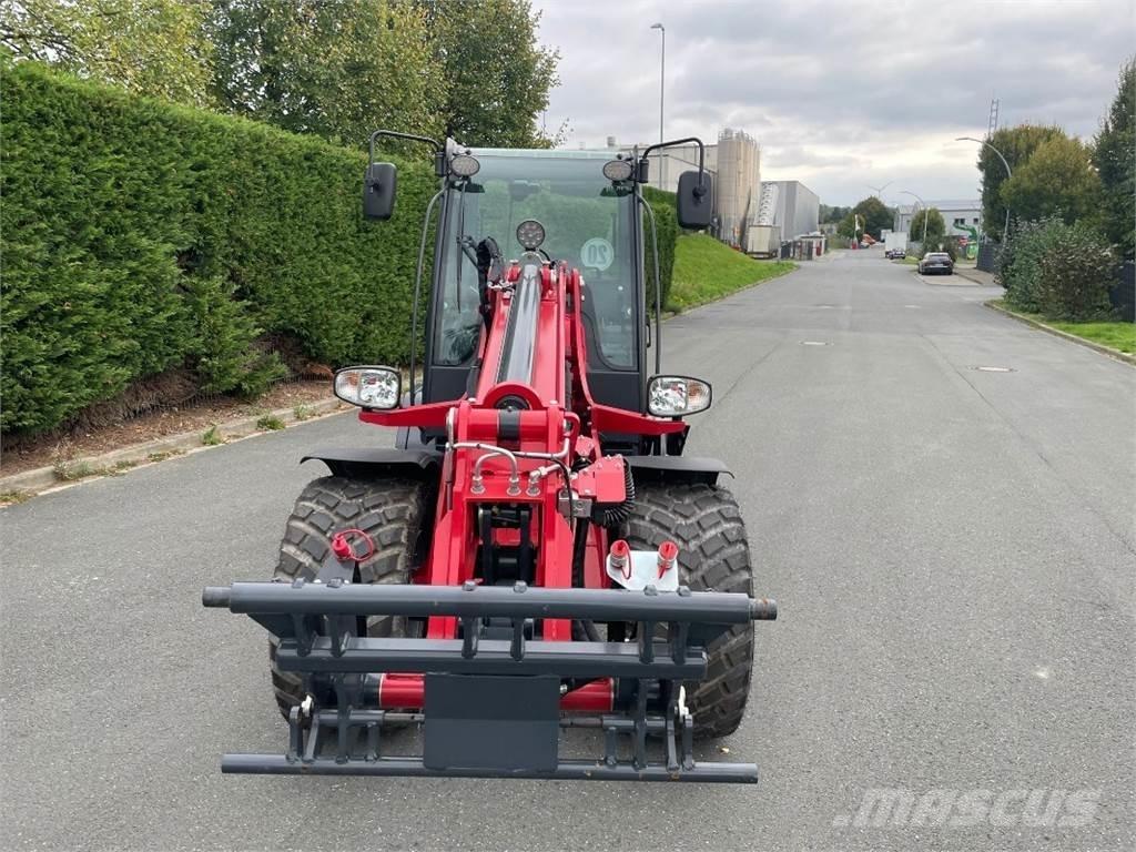 Schäffer 4670T-2 伸縮臂操作車