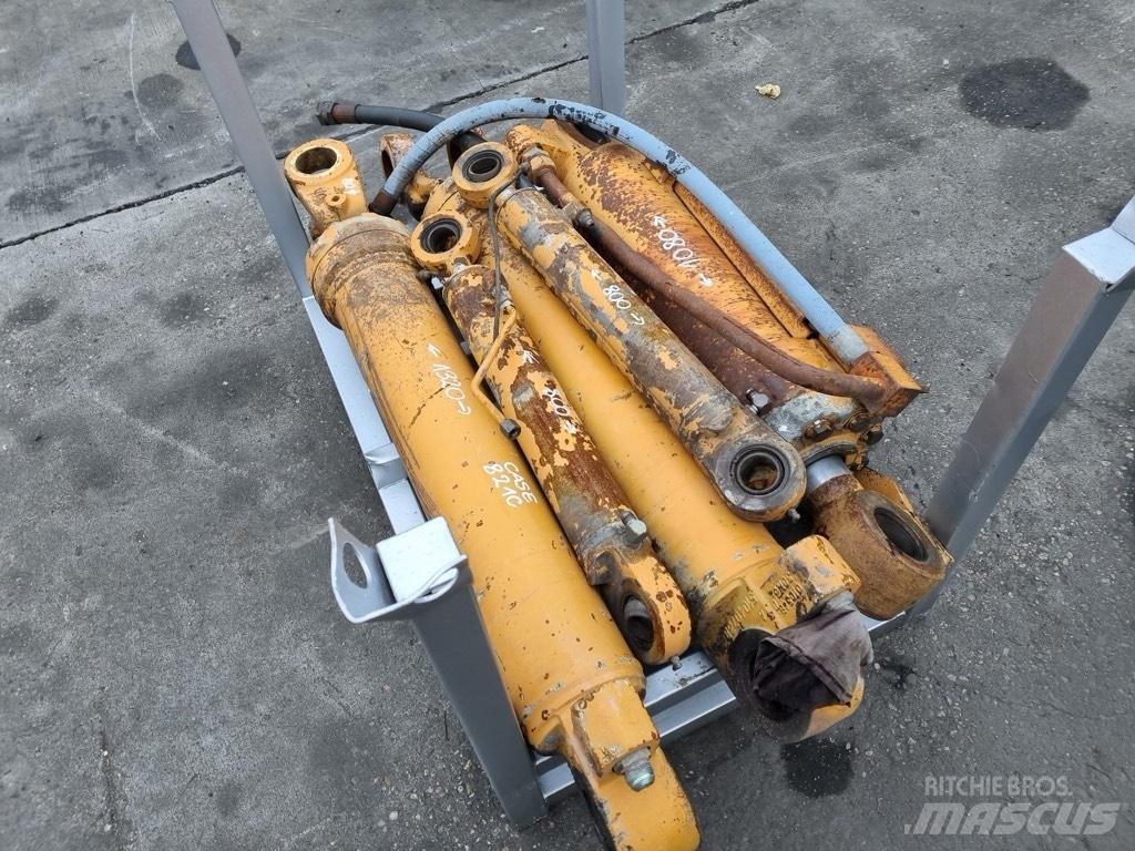 CASE 921 c siłowniki 油壓
