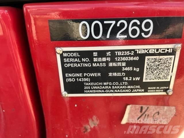 Takeuchi TB235 小型挖土機/掘鑿機<7t(小型挖掘機)