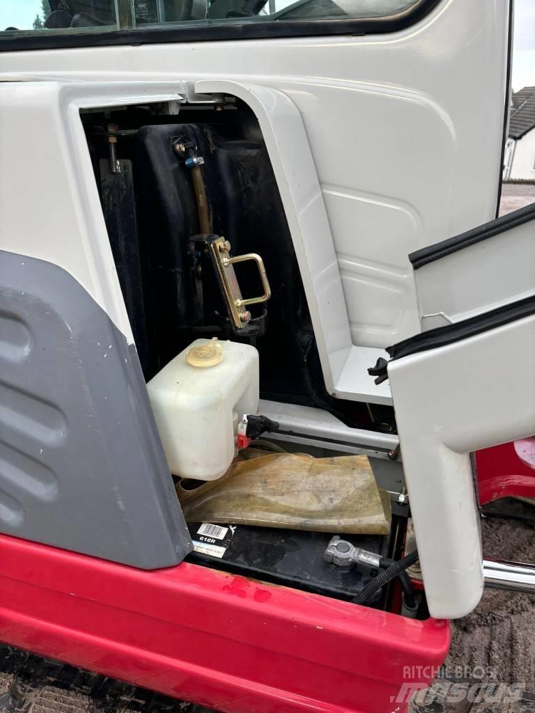Takeuchi TB 250 小型挖土機/掘鑿機<7t(小型挖掘機)