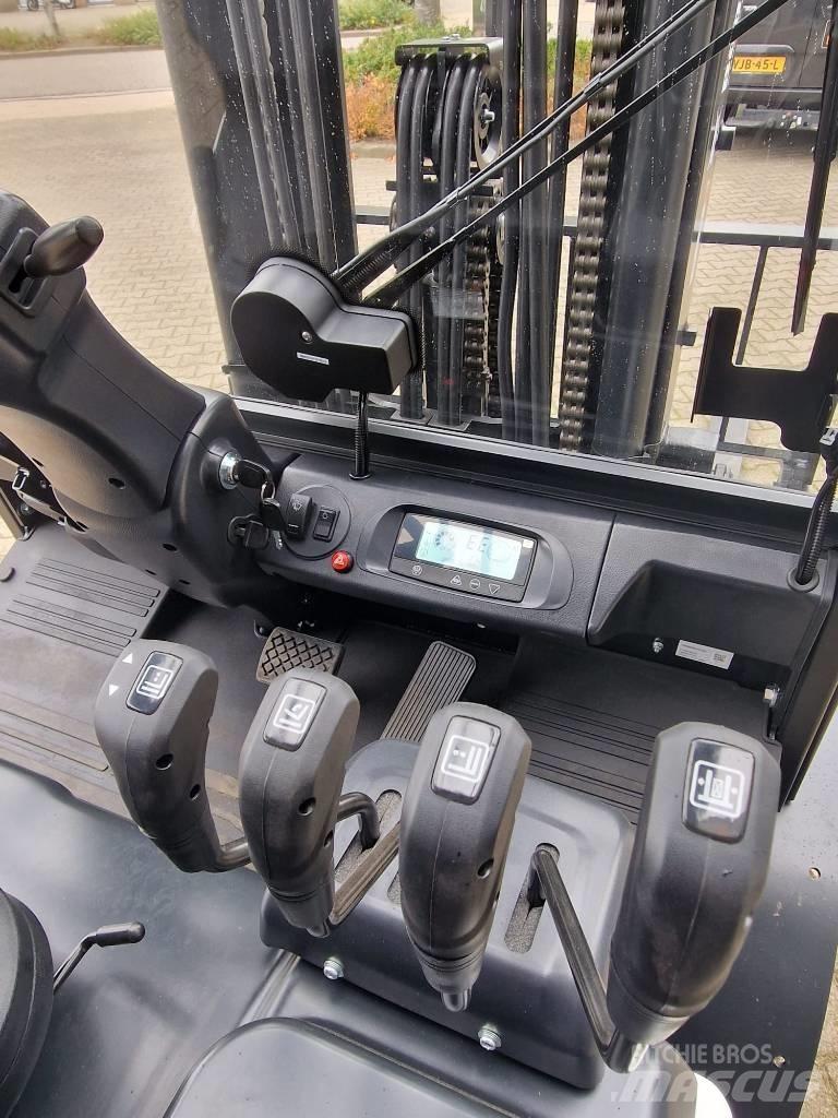 Bobcat B 30 X-7 Plus 電動堆高機