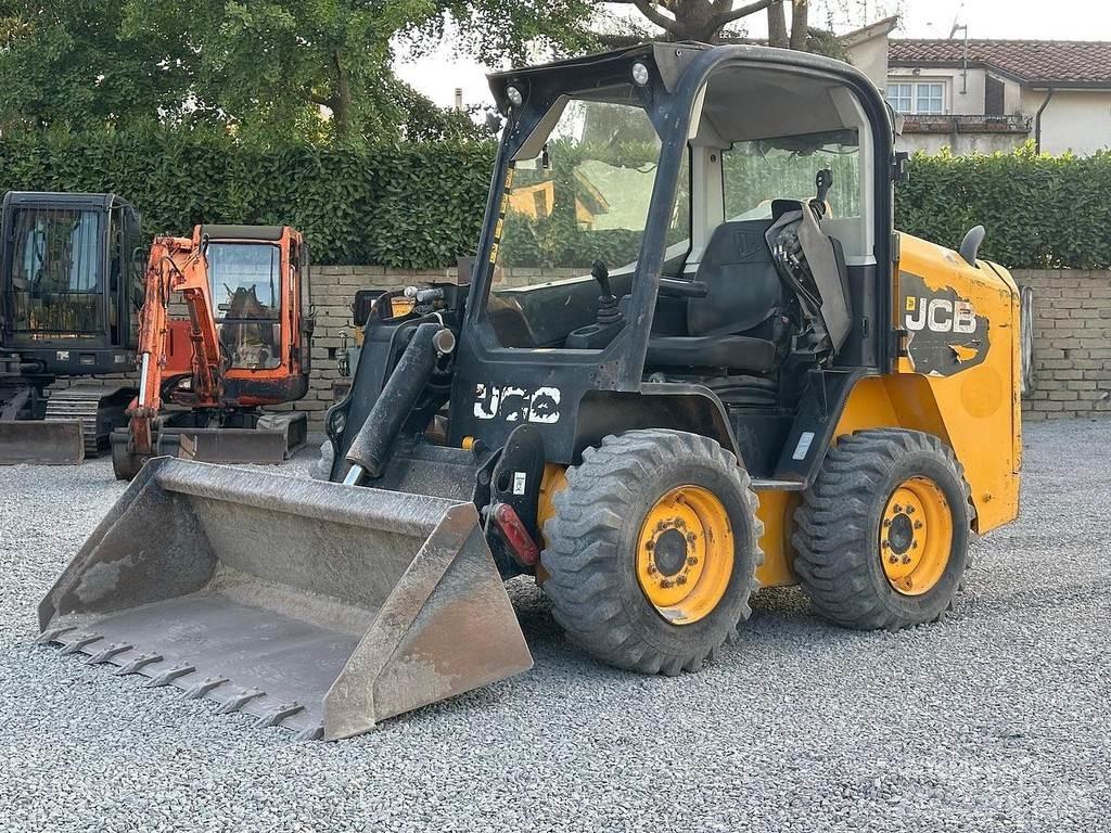 JCB 225 小型裝載機