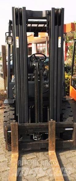 Doosan D25S-5 柴油卡車