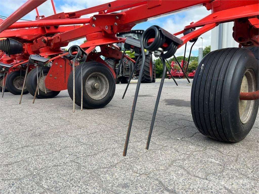 Kuhn GF6502 耙與翻草機
