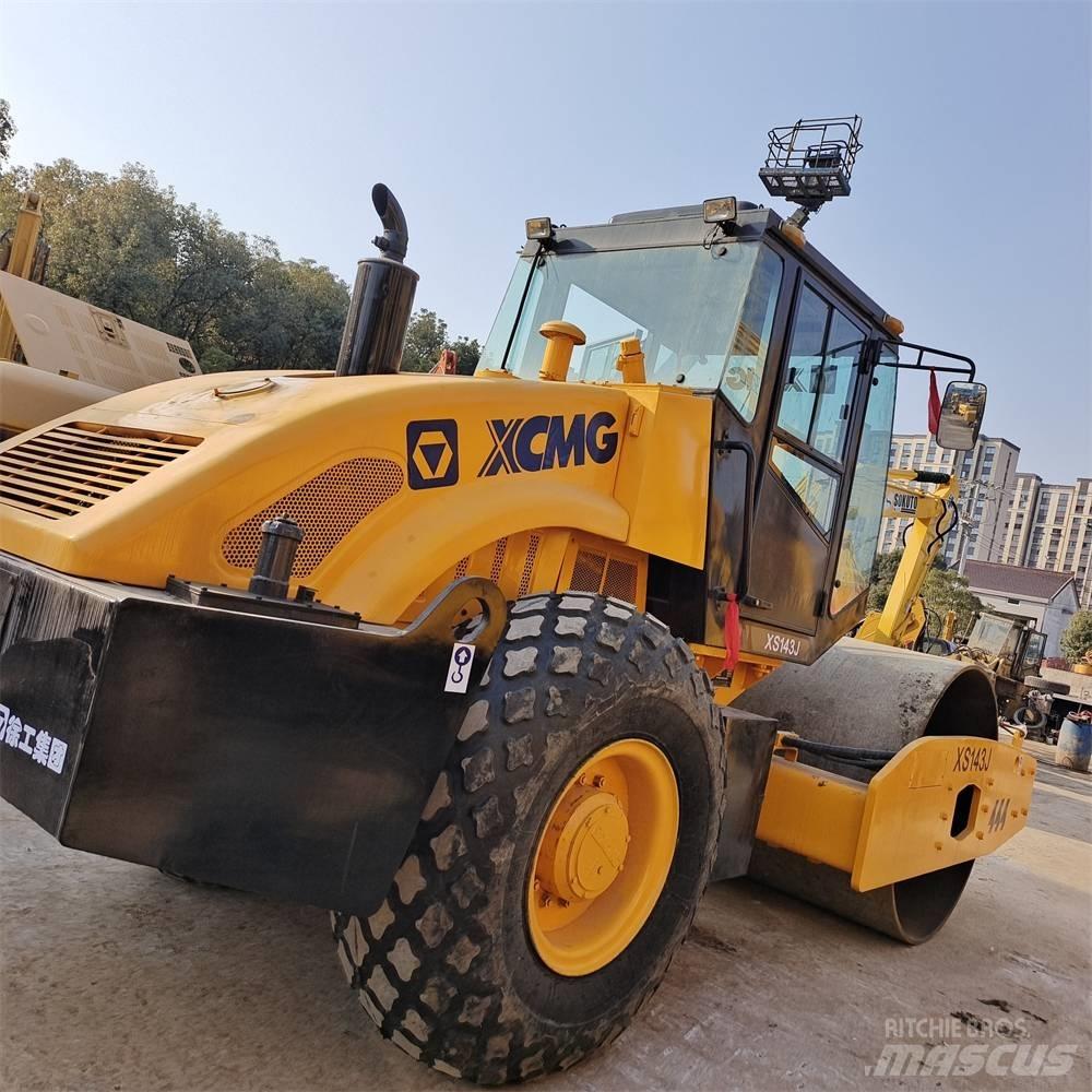 XCMG XS 143 單輪滾壓機