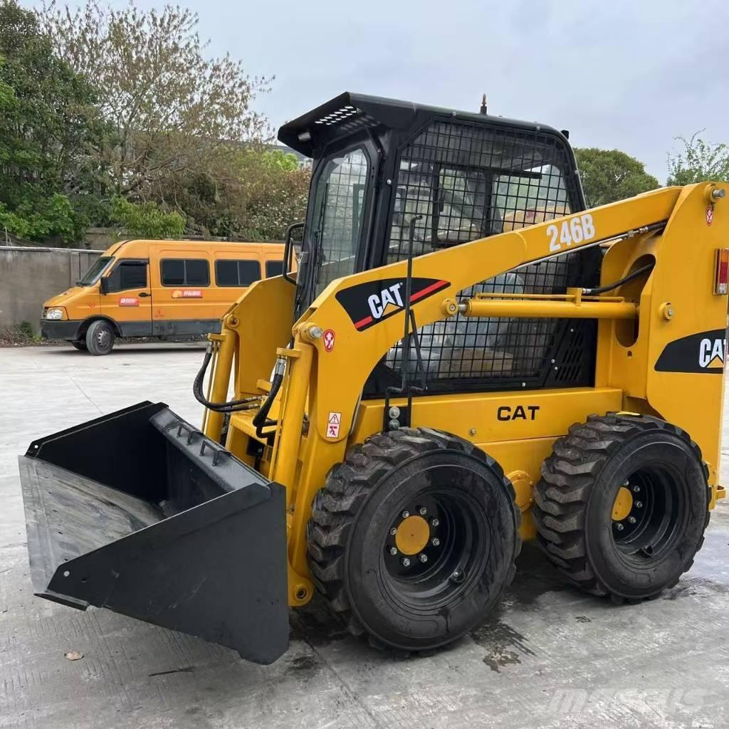 CAT 246 B 小型裝載機