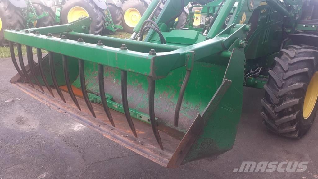 John Deere 6110 R 曳引機