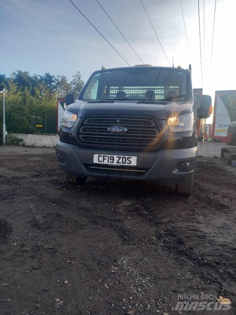 Ford Transit 350 平板式/側卸式卡車
