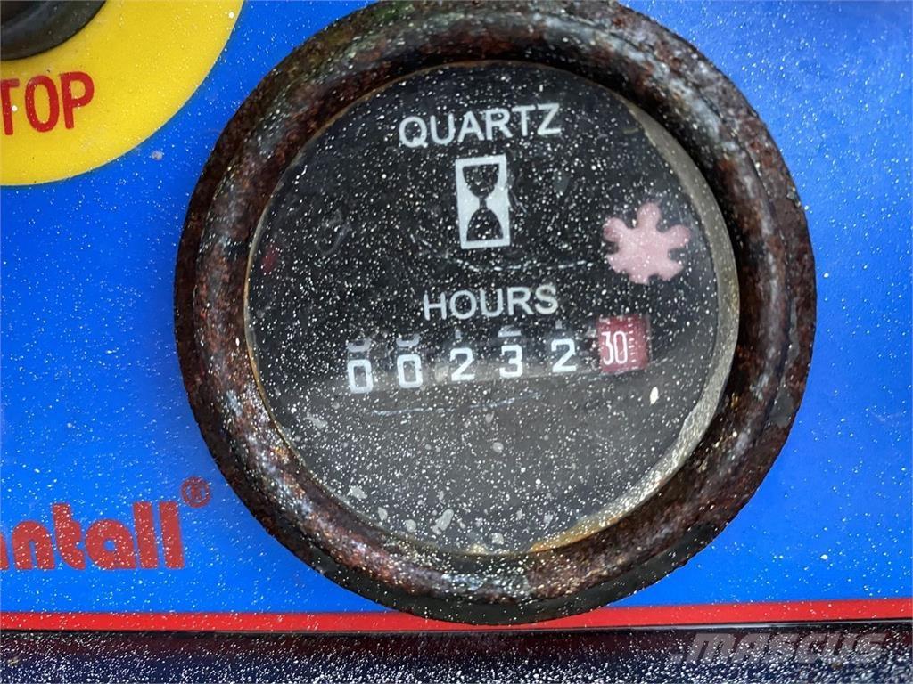 Mantall XE140W 剪式升降機