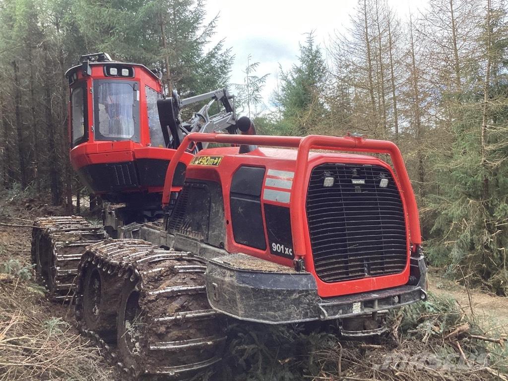 Komatsu 901 XC 收穫機