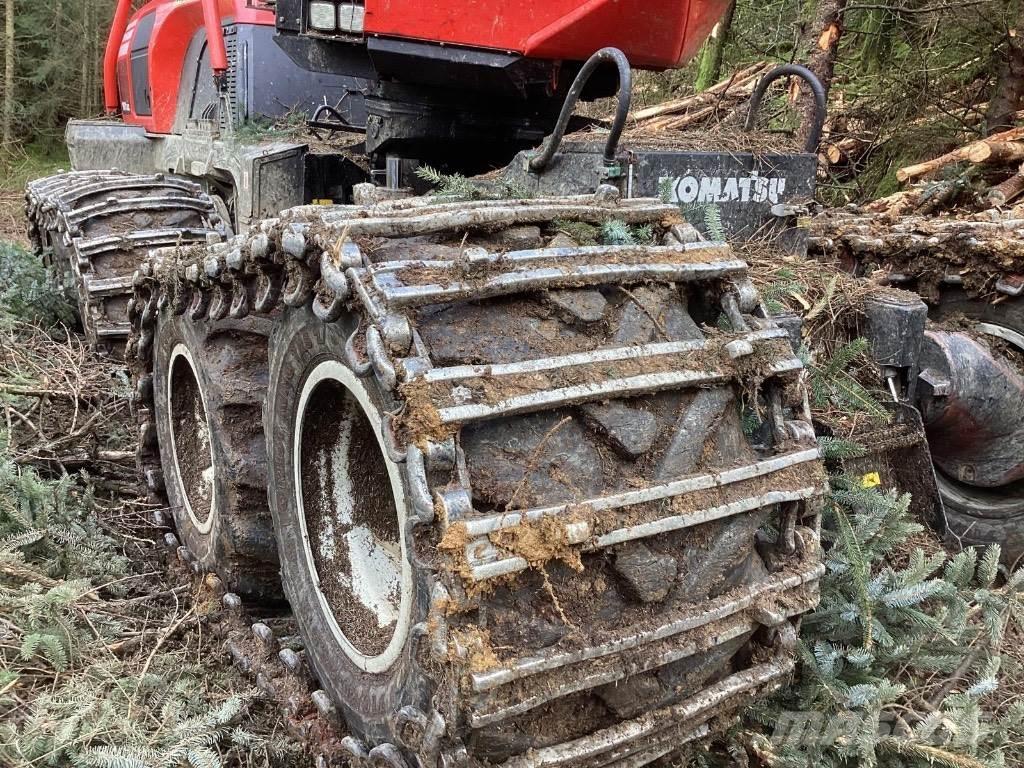 Komatsu 901 XC 收穫機