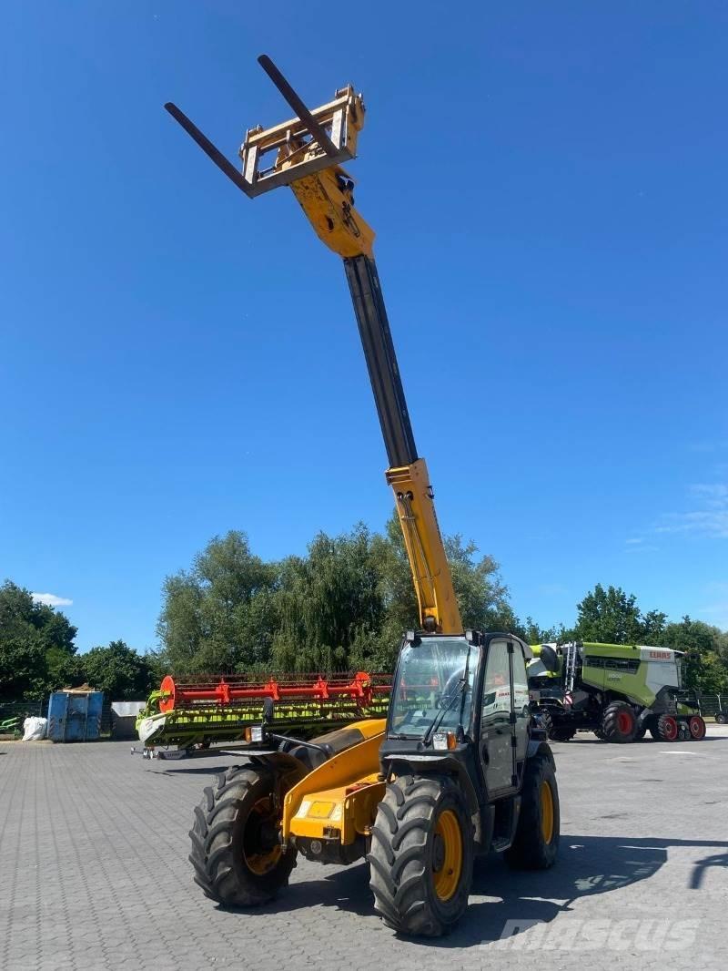 JCB 541-70 伸縮臂操作車