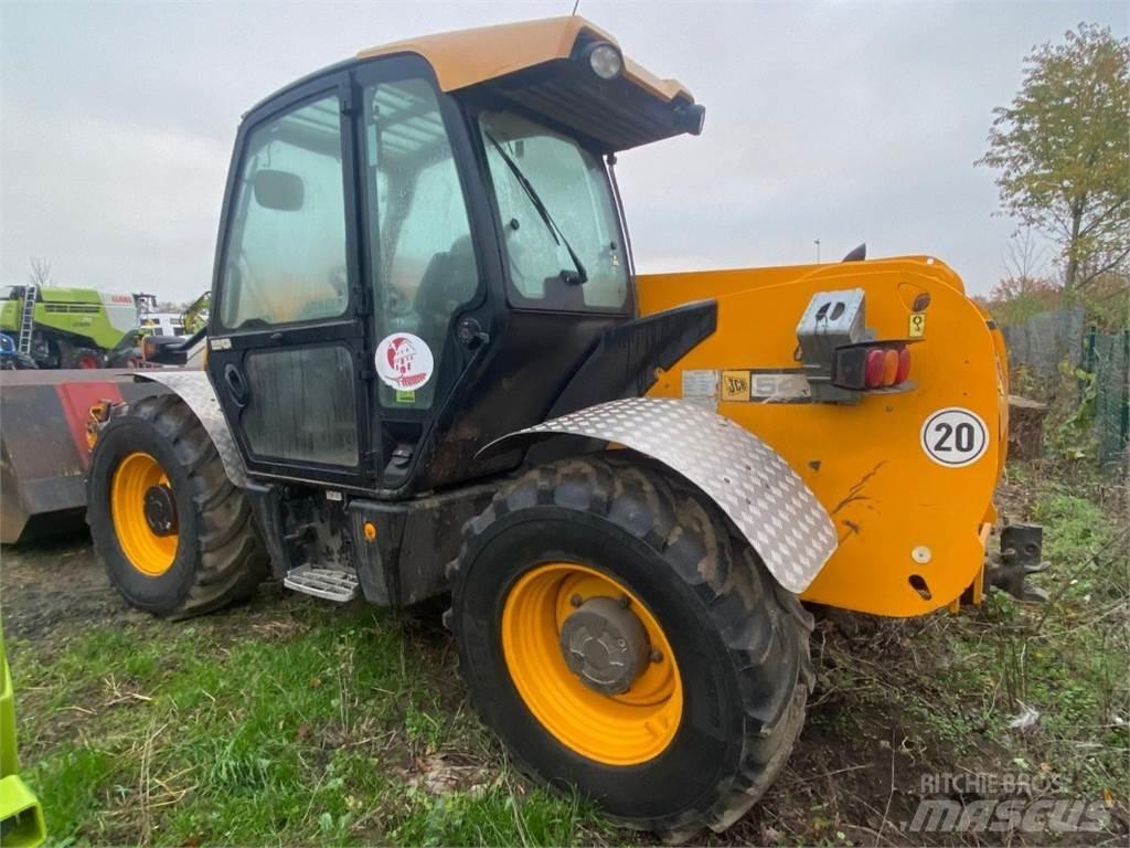 JCB 541-70 伸縮臂操作車