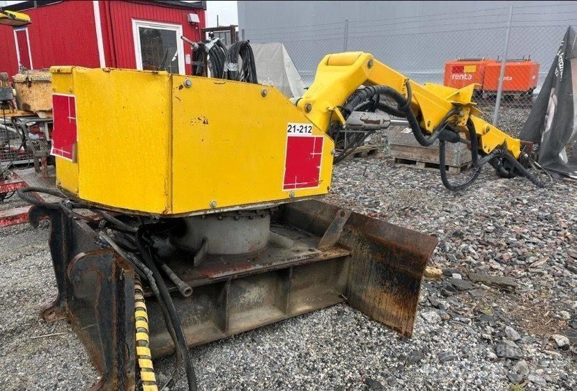 Brokk 330 履帶式 挖土機/掘鑿機/挖掘機