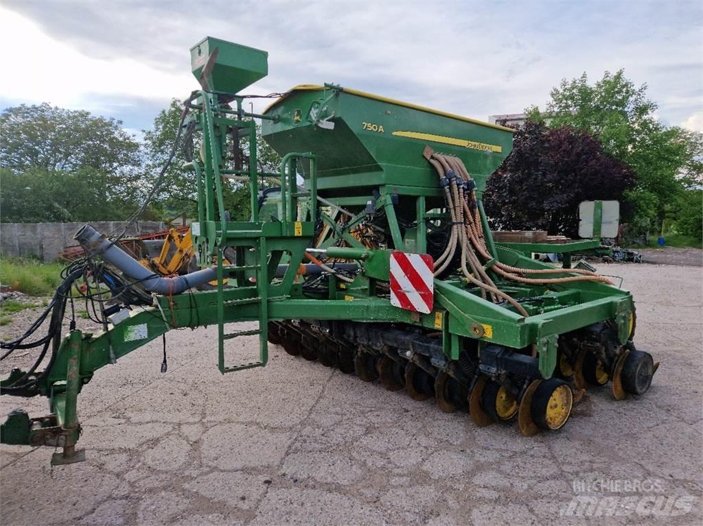 John Deere 750 A 組合鑽