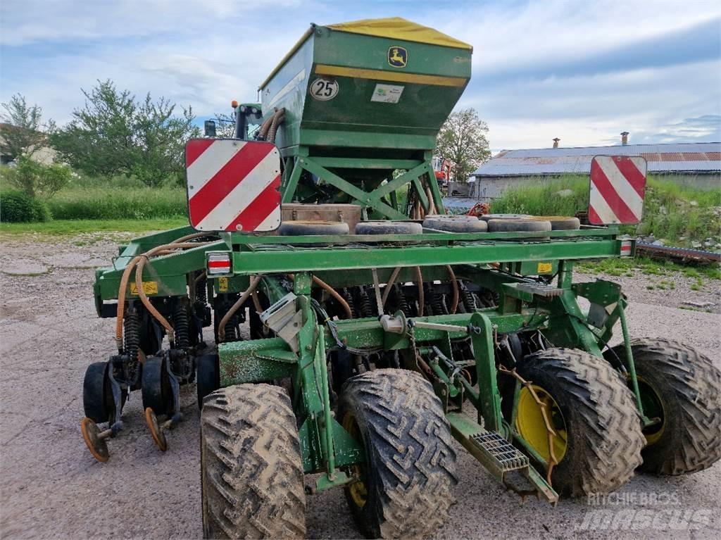 John Deere 750 A 組合鑽