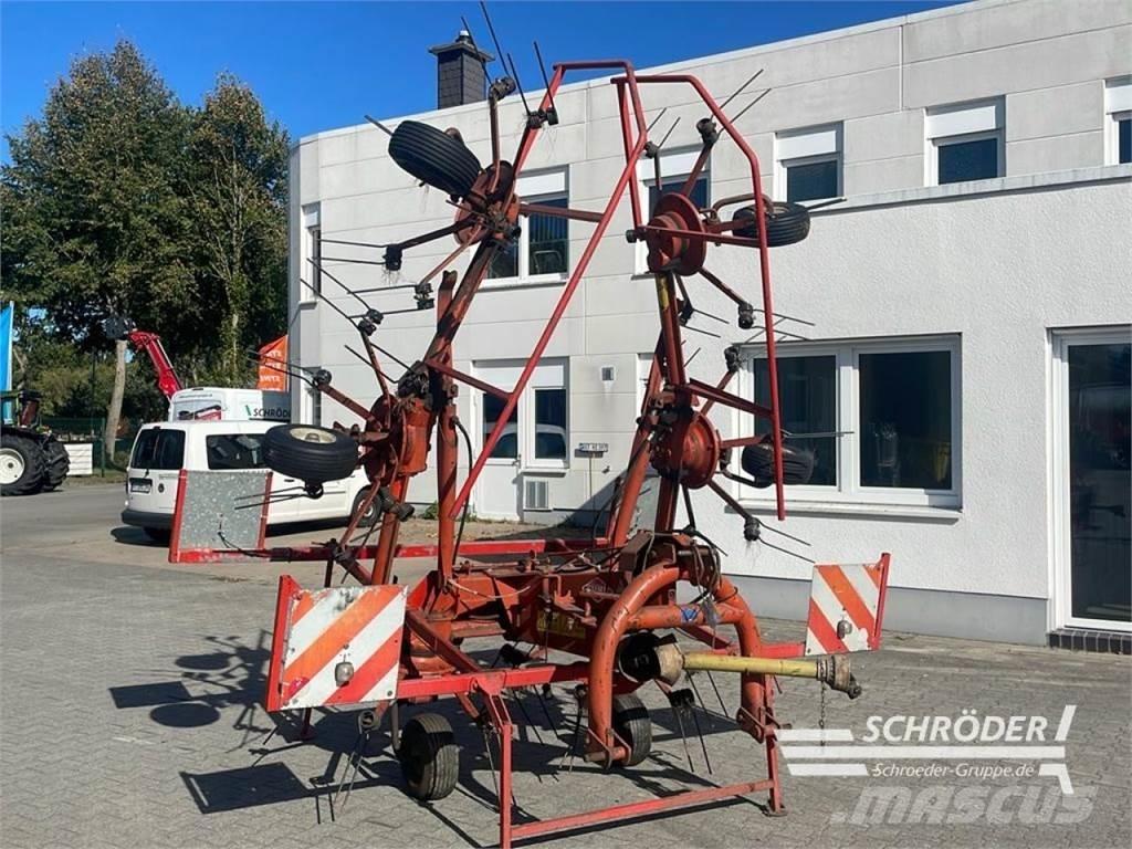 Kuhn GF 6301 MH 耙與翻草機