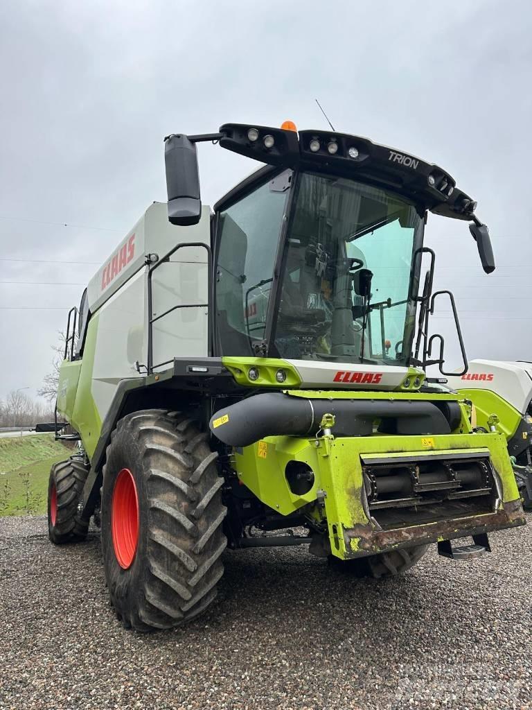 CLAAS Trion 530 聯合收穫機