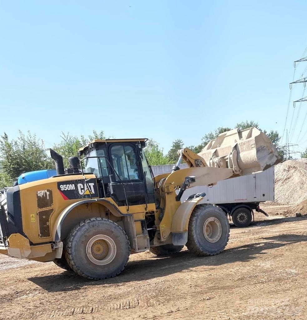 CAT 950 M 輪胎式裝載機