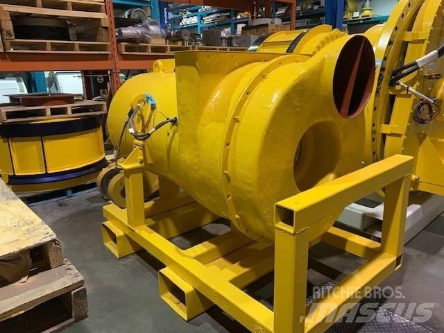 Komatsu 830 E 鉸接式起吊車