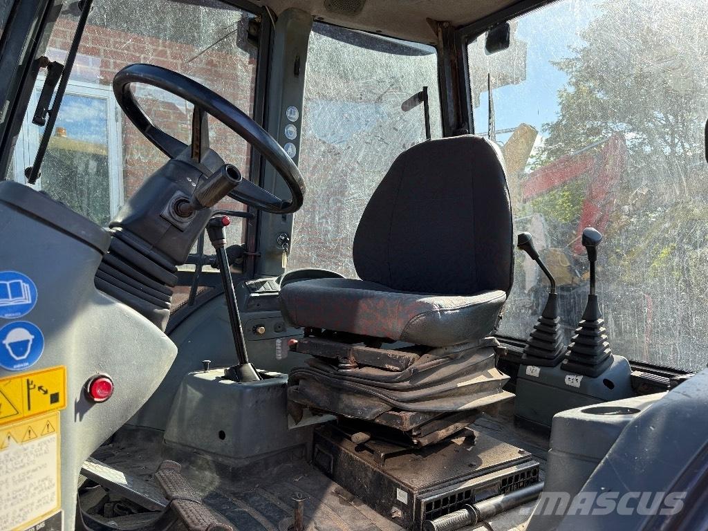 New Holland NH 95 反鏟裝載機