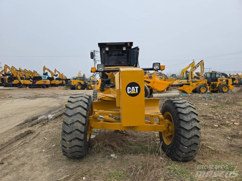 CAT 140 K 平土機