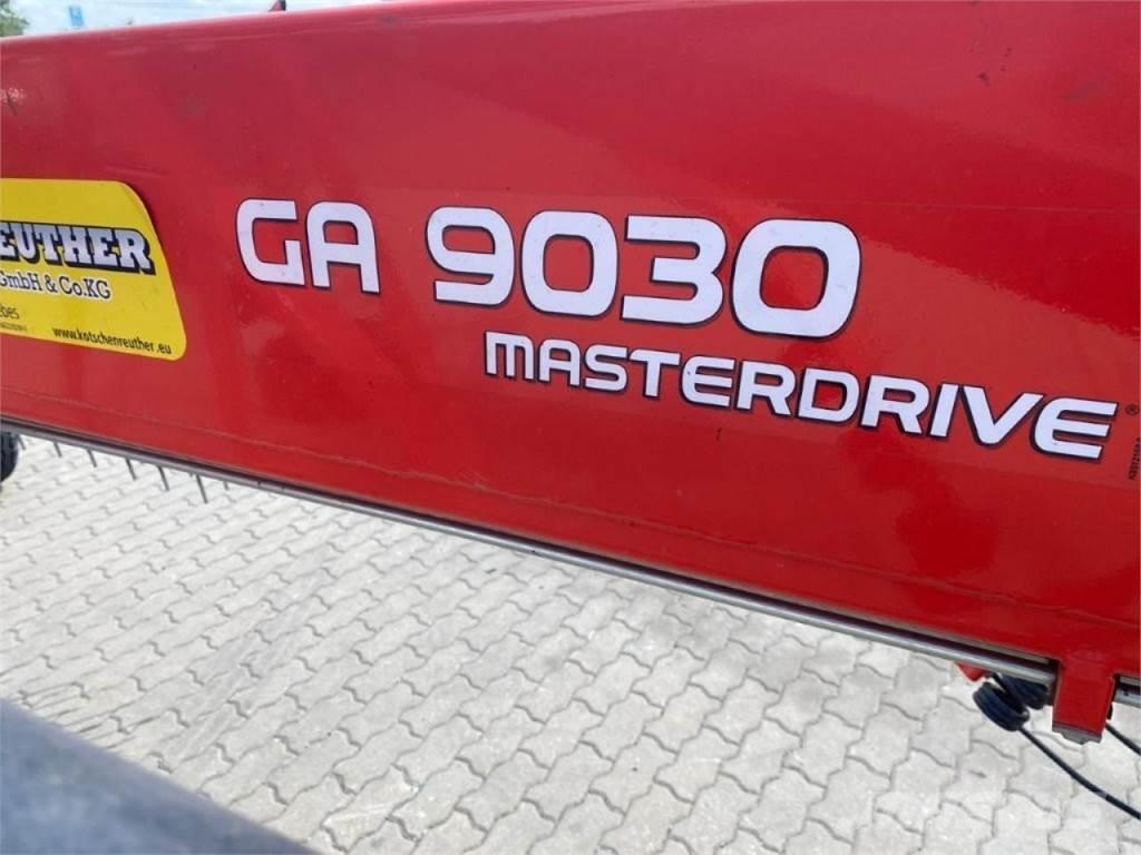 Kuhn GA 9030 堆草機