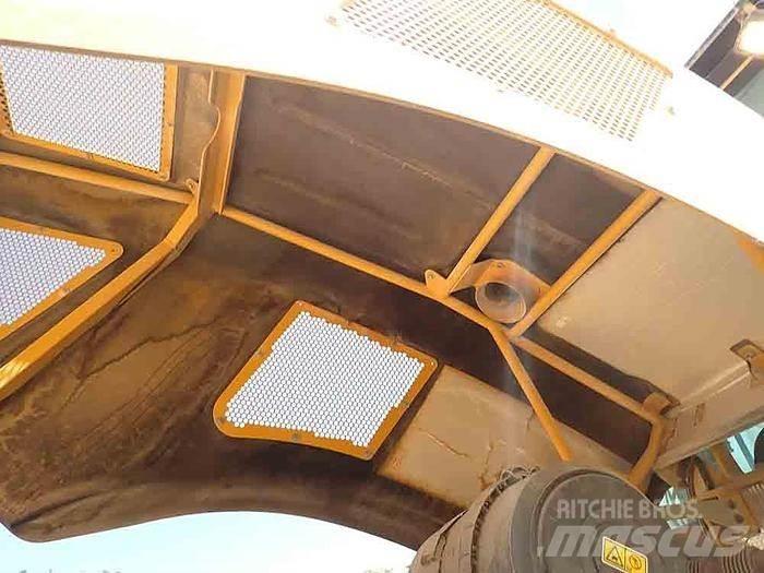 CAT CS64B 夯實機(夯土機)