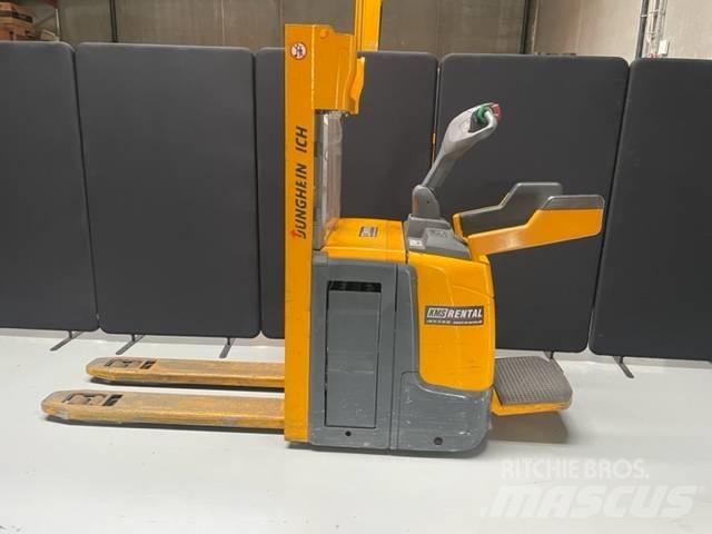 Jungheinrich ERC 212 行走控制式堆積機