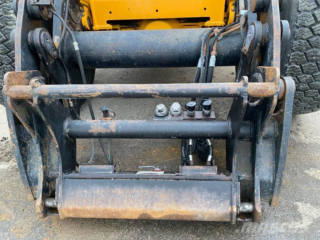 JCB 436 HT 輪胎式裝載機