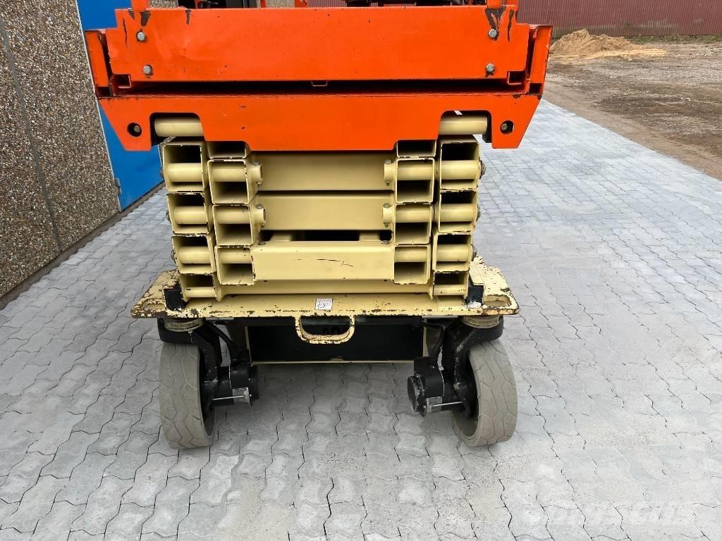 JLG 3246 ES 剪式升降機