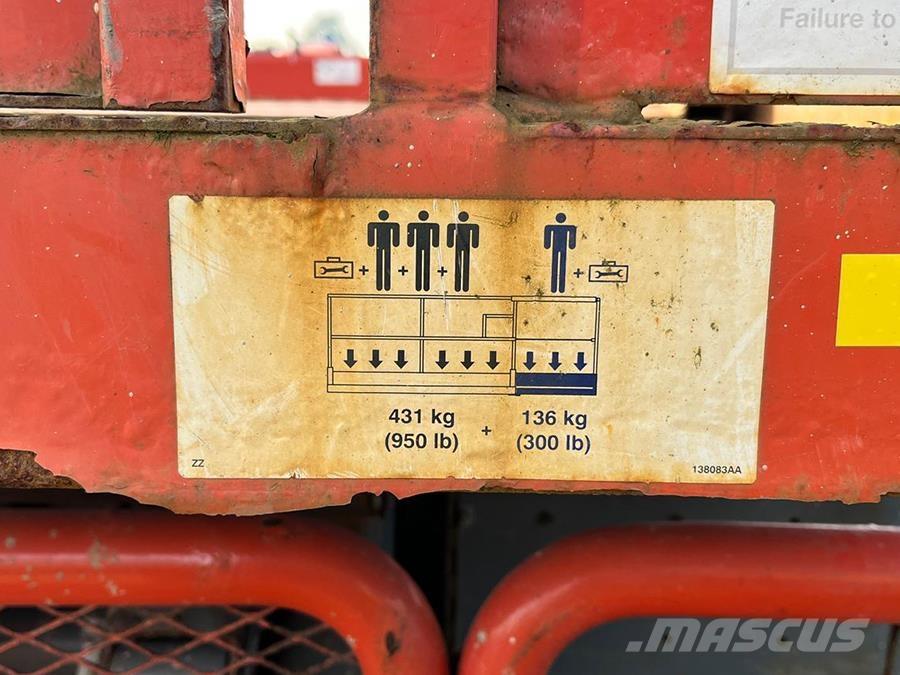 SkyJack SJ6826RT 剪式升降機