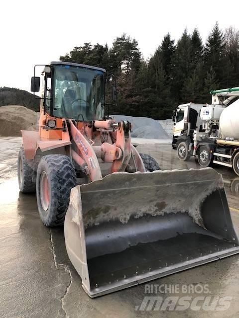 Fiat-Kobelco W110 輪胎式裝載機