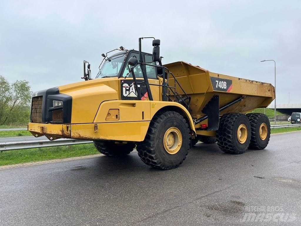 CAT 740B 鉸接式起吊車