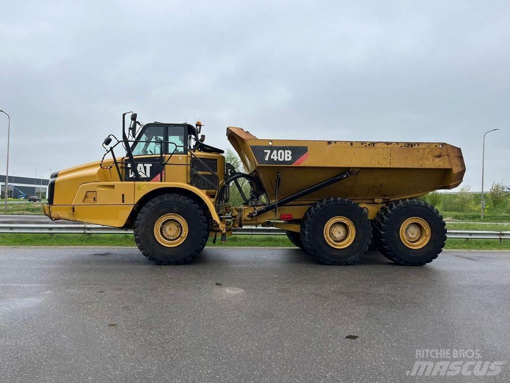 CAT 740B 鉸接式起吊車