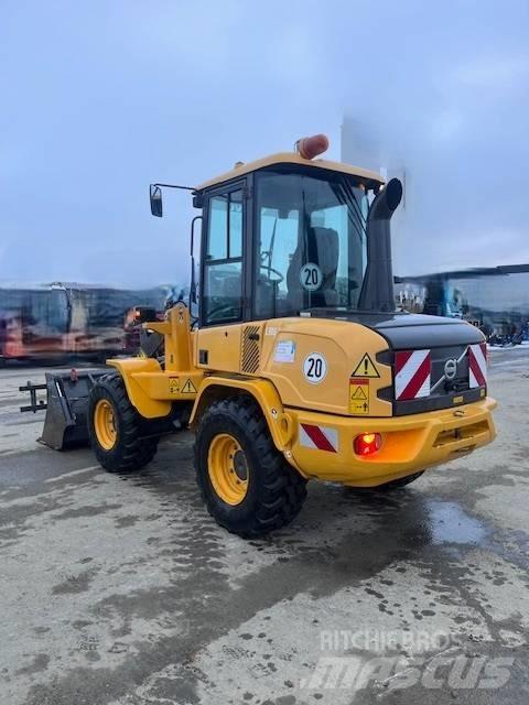 Volvo L 30 G 輪胎式裝載機