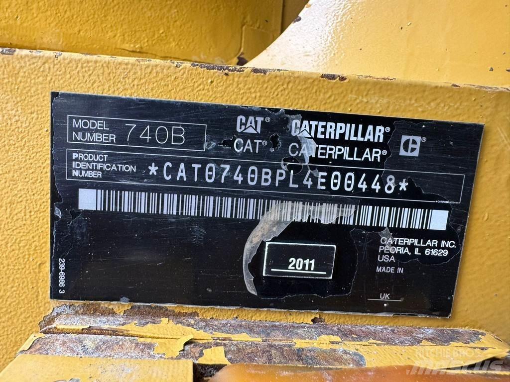CAT 740B 鉸接式起吊車