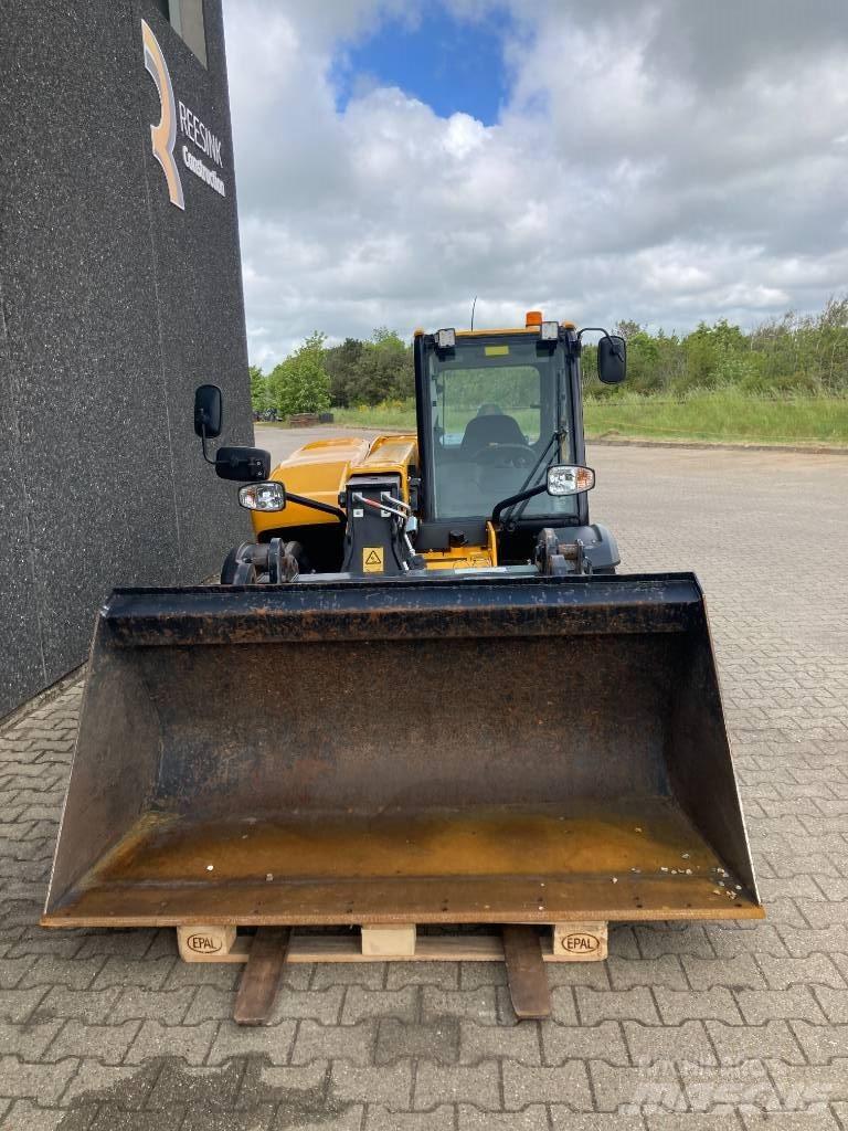 JCB 525-60 伸縮臂操作車