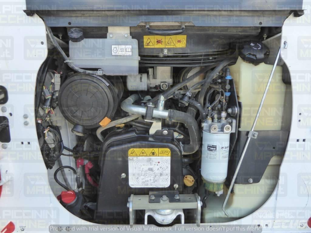 Bobcat T66 HF 推土機