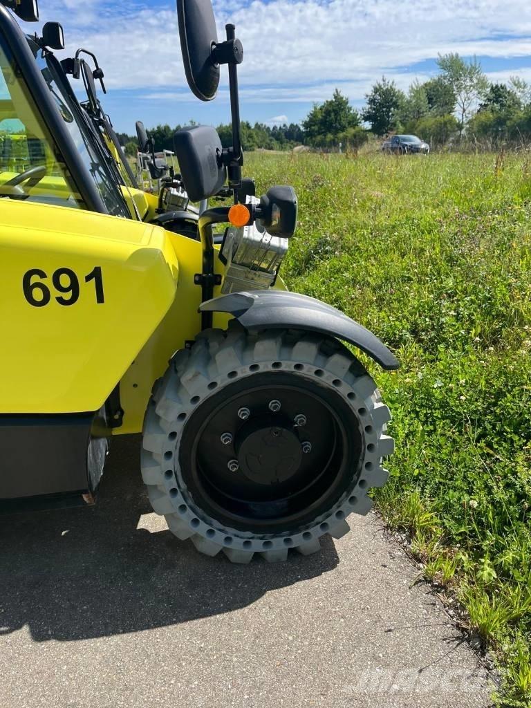 JCB 525-60 伸縮臂操作車