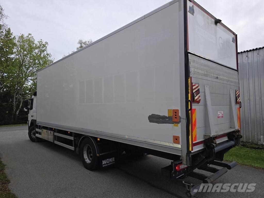 Volvo FM330 4X2 貨箱式卡車