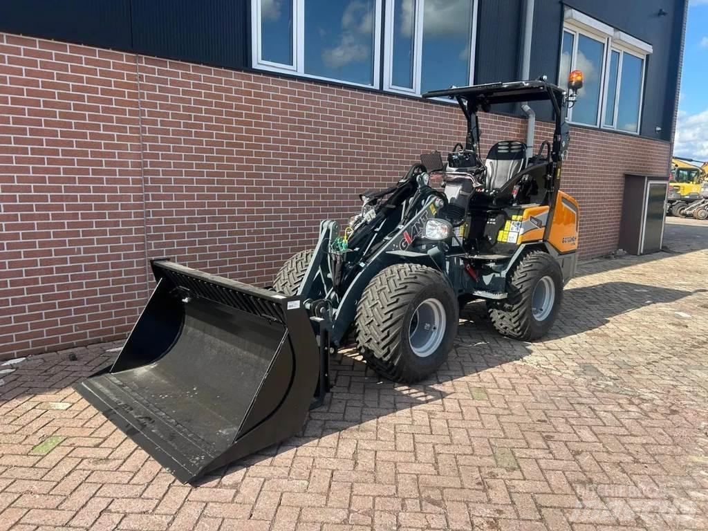 GiANT G2700 小型裝載機