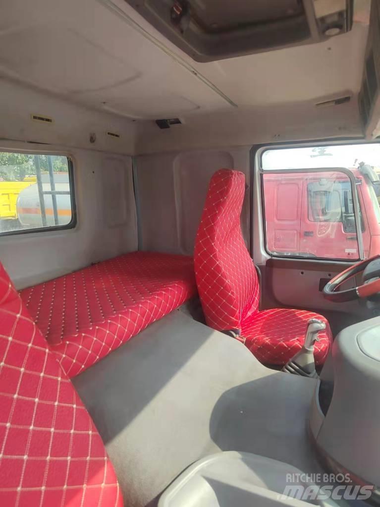 Howo 375 8X4 起重機卡車