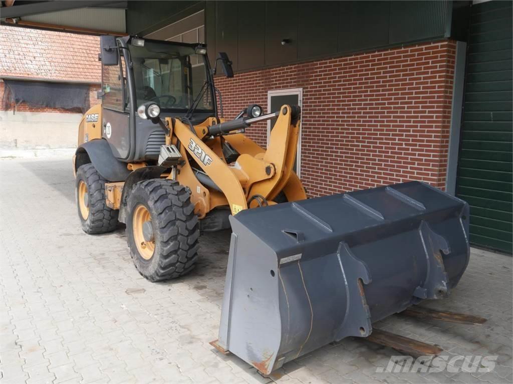 Case IH 321 F 輪胎式裝載機