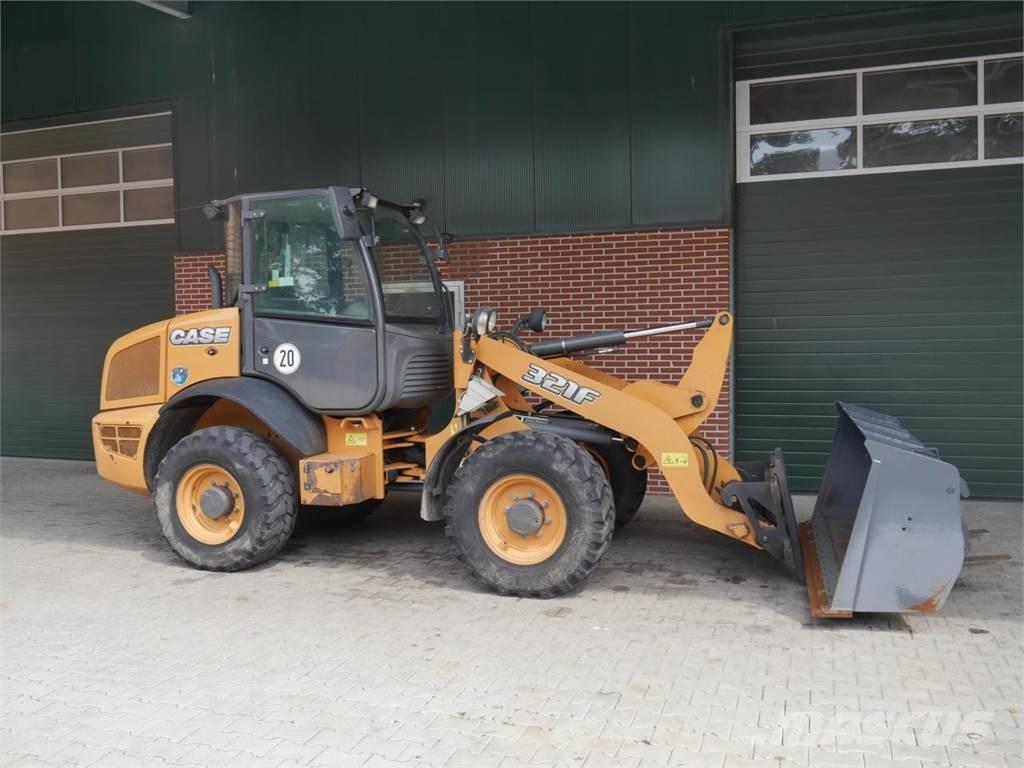 Case IH 321 F 輪胎式裝載機