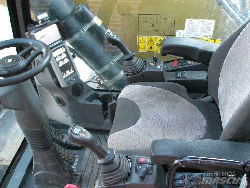 CAT MH3024 廢棄物/工業用操作車