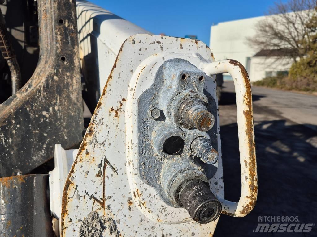 Bobcat T 590 滑移轉向裝載機